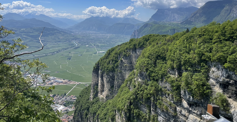 Blick vom Berg Monte auf Mezzocorona